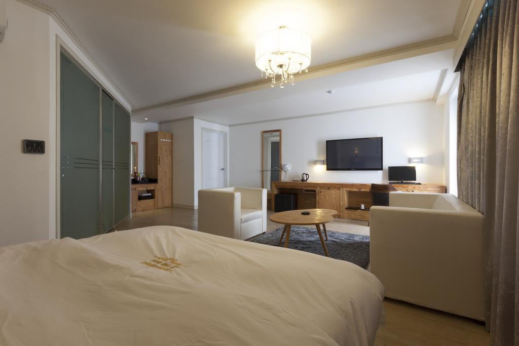J-Top Hotel Siheung Pokoj fotografie
